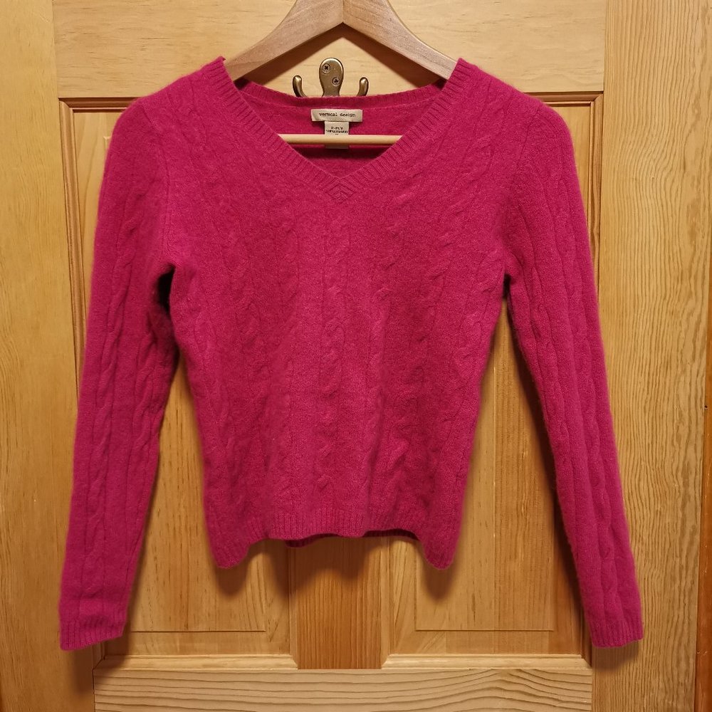 Vertical Design 100% Cashmere  V-neck Sweater (S)